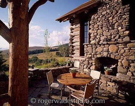 outdoor patio fireplace